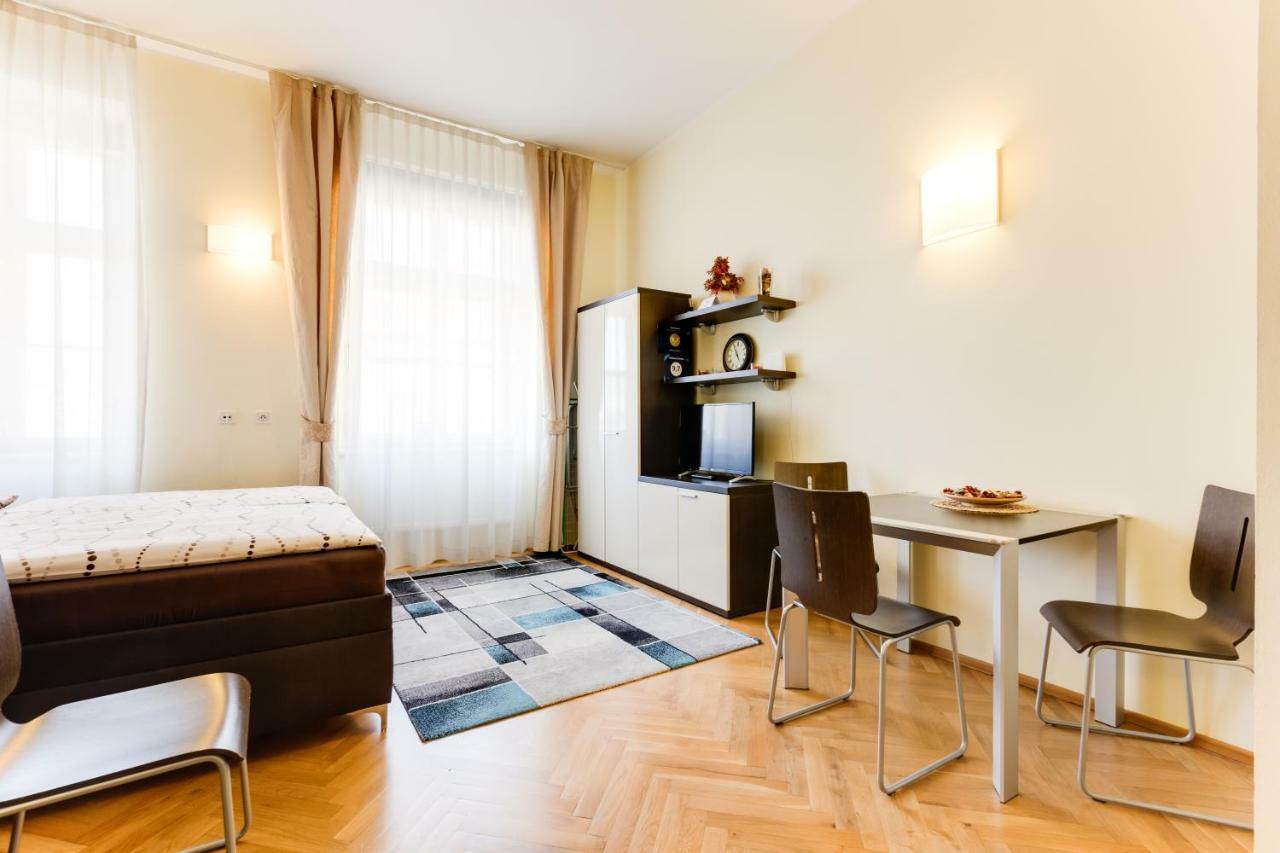Halkova Studio Prag Exteriör bild