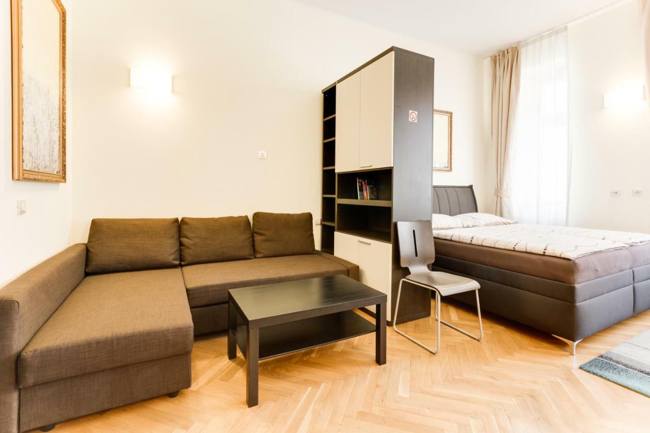 Halkova Studio Prag Exteriör bild
